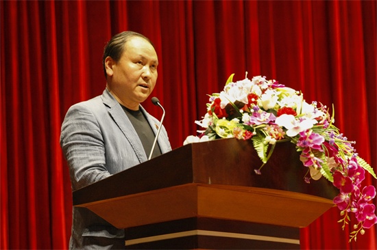 6awc777万象城娱乐官网副校长张砚为宣读《关于成立awc777万象城娱乐官网创新创业工作领导小组的决定》.jpg