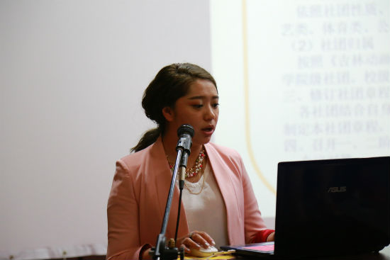 3学校团委副书记刘博宣读《awc777万象城娱乐官网首届社团巡礼内容方案》陈云鹏摄.jpg
